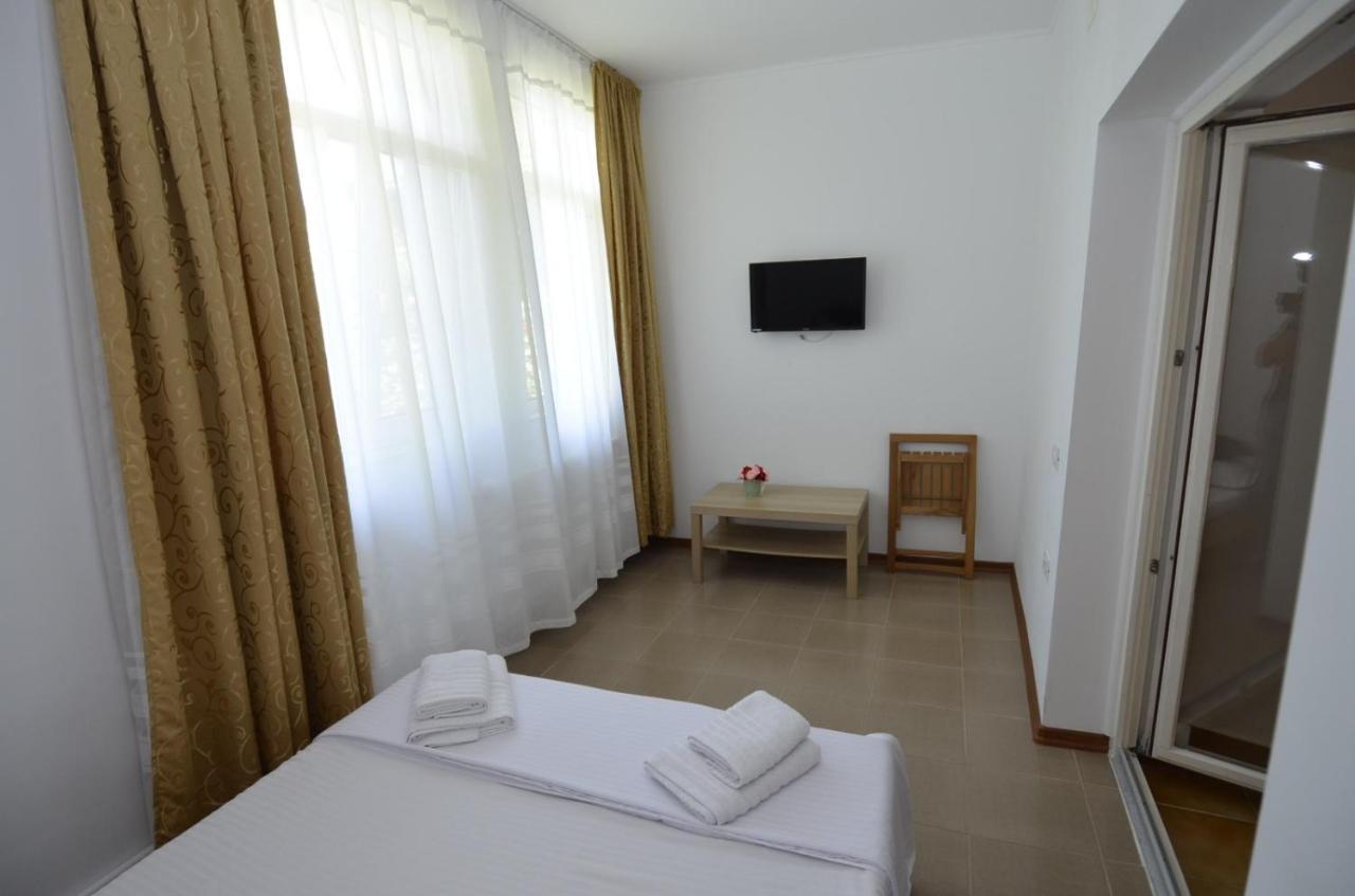 Vila Calypso Apartment Costinesti Bagian luar foto