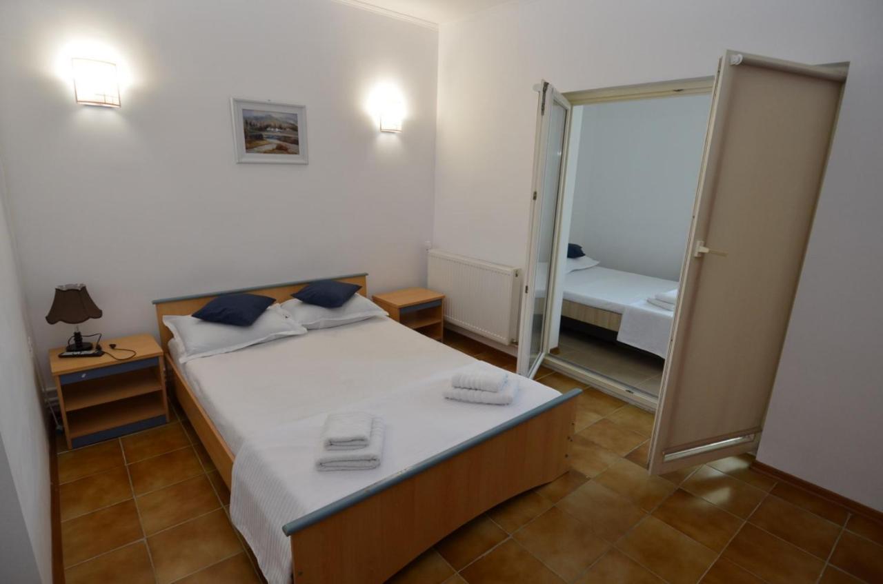 Vila Calypso Apartment Costinesti Bagian luar foto