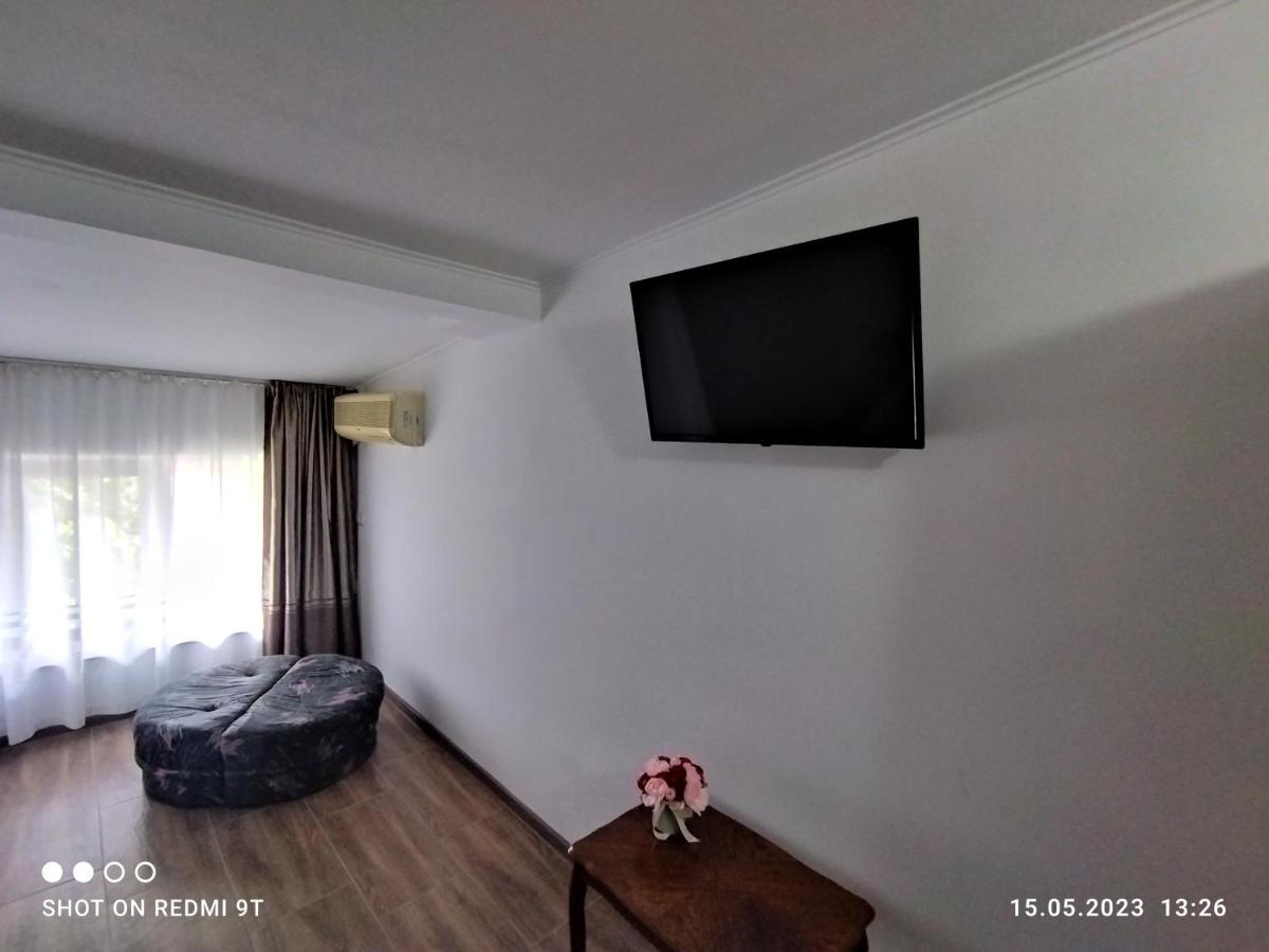 Vila Calypso Apartment Costinesti Bagian luar foto
